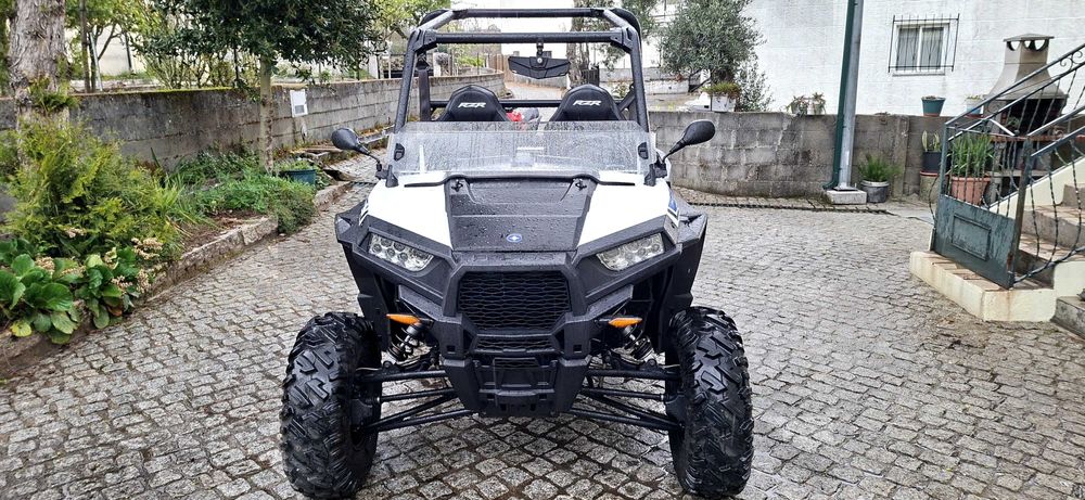Vende-se Polaris RZR 900