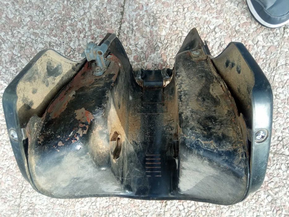 Plásticos / Carenagens do depósito combustível Suzuki DR 350