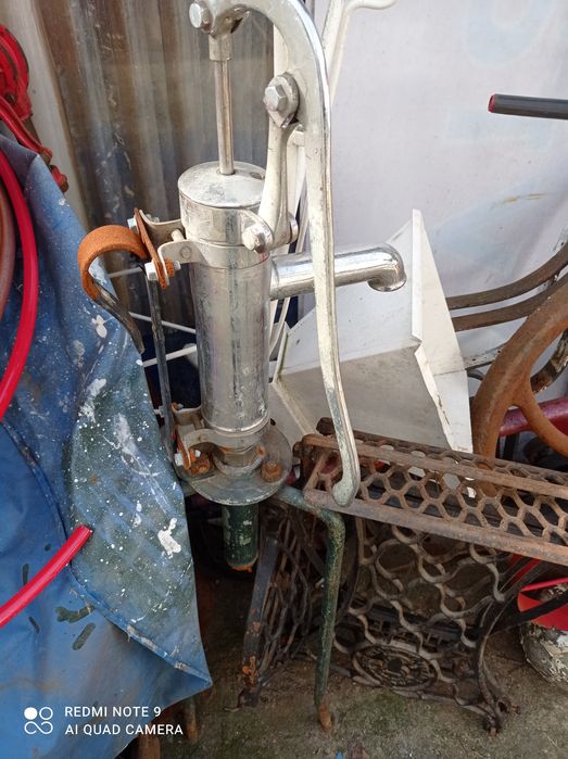 roda de moinho e artigos antigos