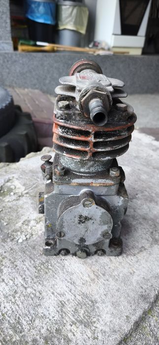 Kompresor sprężarka Ursus C-330