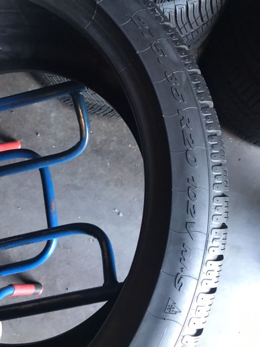 275/35/20+245/40/20 R20 Pirelli SottoZero 240 RSC 4шт зима