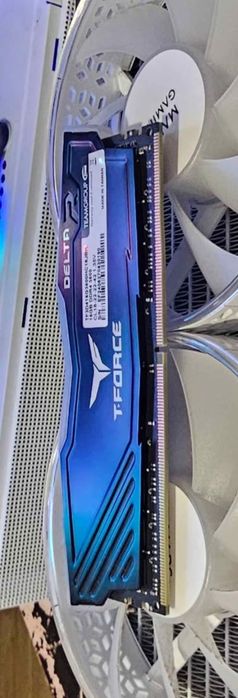 Memoria ram 16gb ddr4 3600 rgb

Esta em otimo estado. Usada apenas 1 a