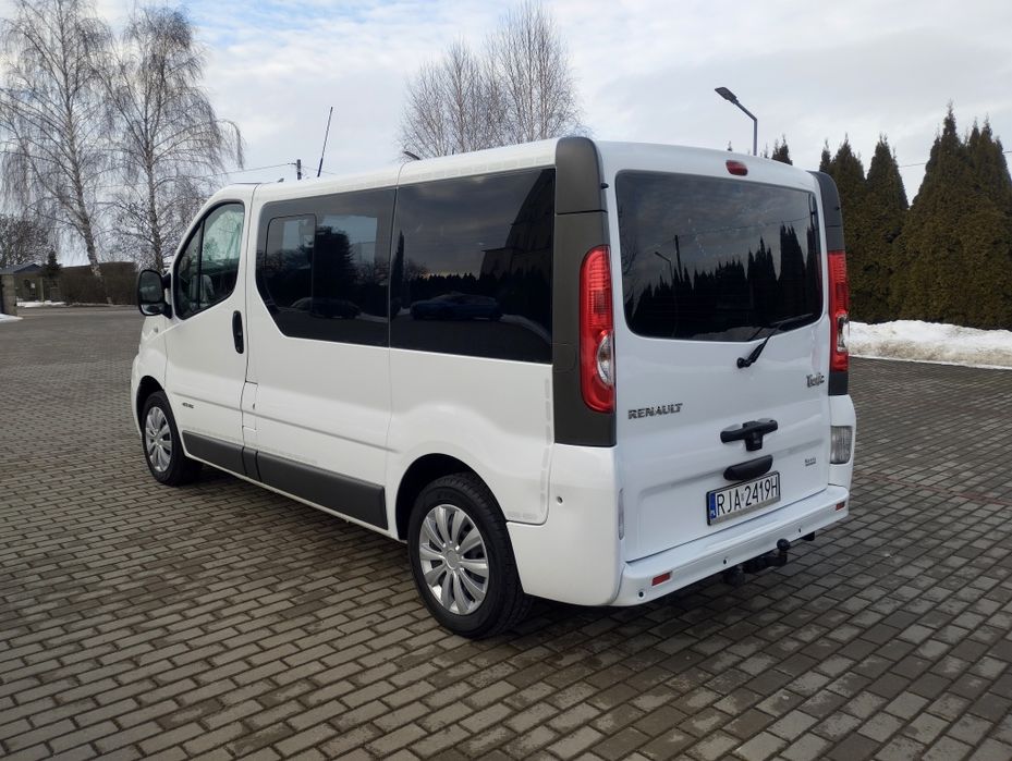 Renault Trafic 2.0 DCI 115 KM 9-osobowy z klima i skórą