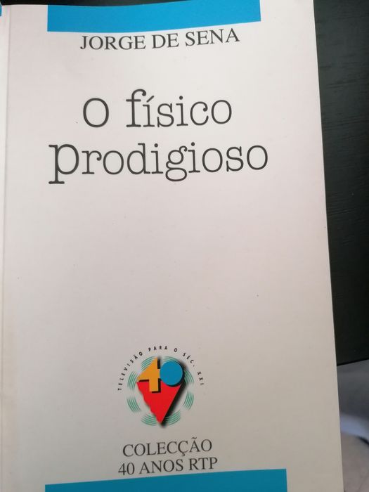Vários livros antigos