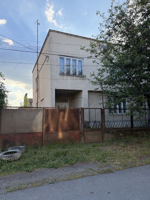 Здається будинок