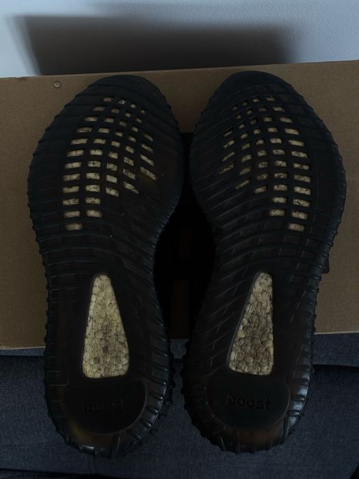 Yeezy 350 V2 w wersji Oreo, rozmiar 46