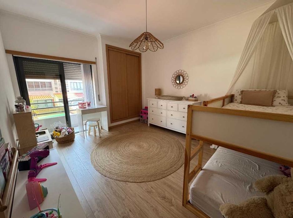 Apartamento T3 com bons acabamentos