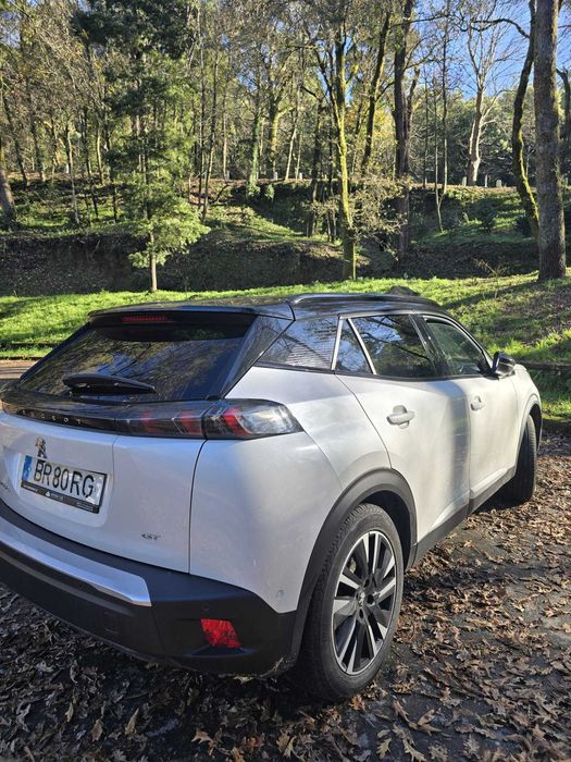 Peugeot e-2008 GT Pack Elétrico – Teto Panorâmico de Abrir