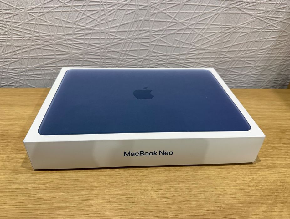 MacBook NEO A18 Pro/6 CPU/5 GPU/ 8/ 256 GB/ Indigo MHFF4