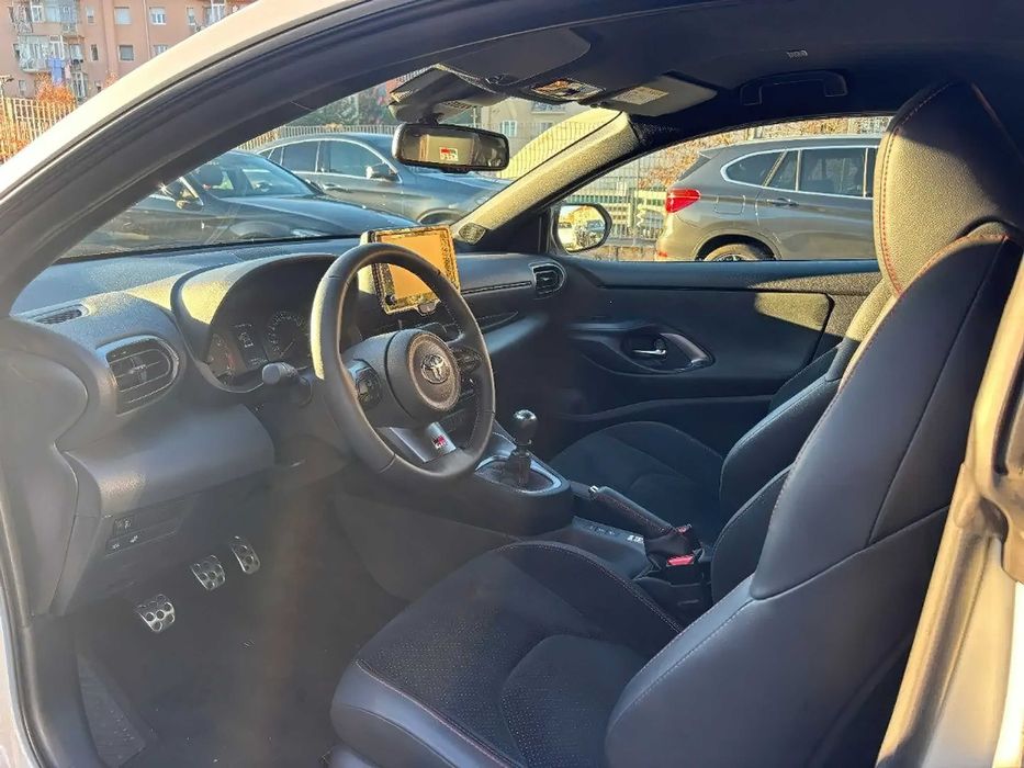 Toyota Yaris      2023