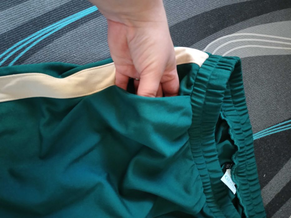 Zielony komplet dresowy.