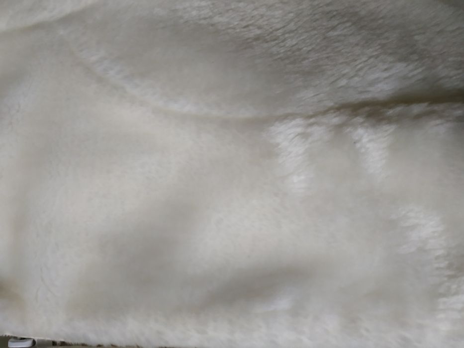 Kurteczka kożuszek futerko białe