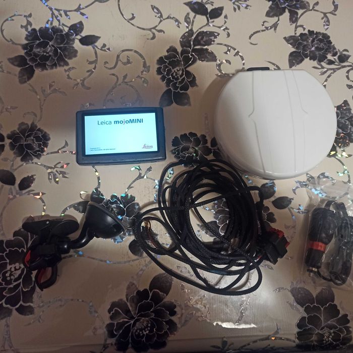 Агро курсовказівник GPS паралельне водіння Leica mojoMINI