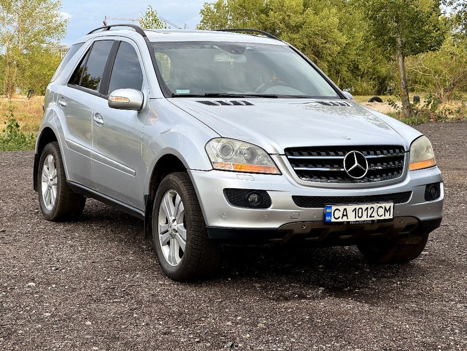 автомобіль мерседес МL 350