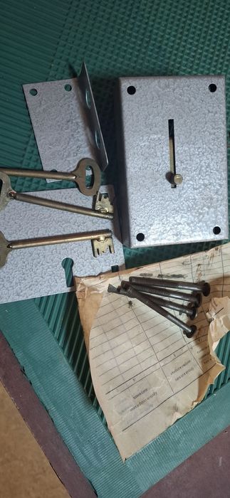 Гаражный замок жёлтые воды