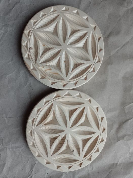 2x Drewniana rozeta. Średnica 15cm.
