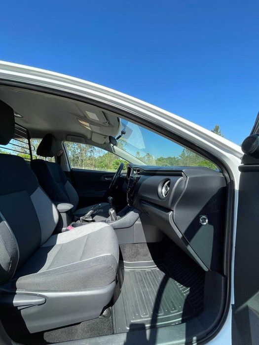 Toyota Auris Comercial