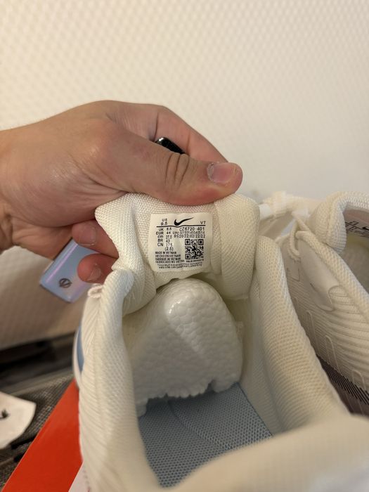 кросівки Nike Zoom Invincible Run 3 White/Blue 44/27.5 см