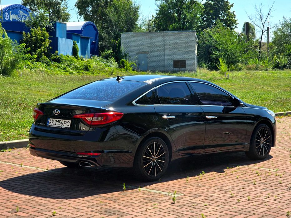 Hyundai Sonata 2015г.в. 2.0 газ, автомат