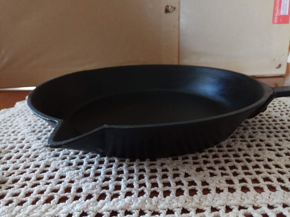 Frigideira de ferro - Antiga