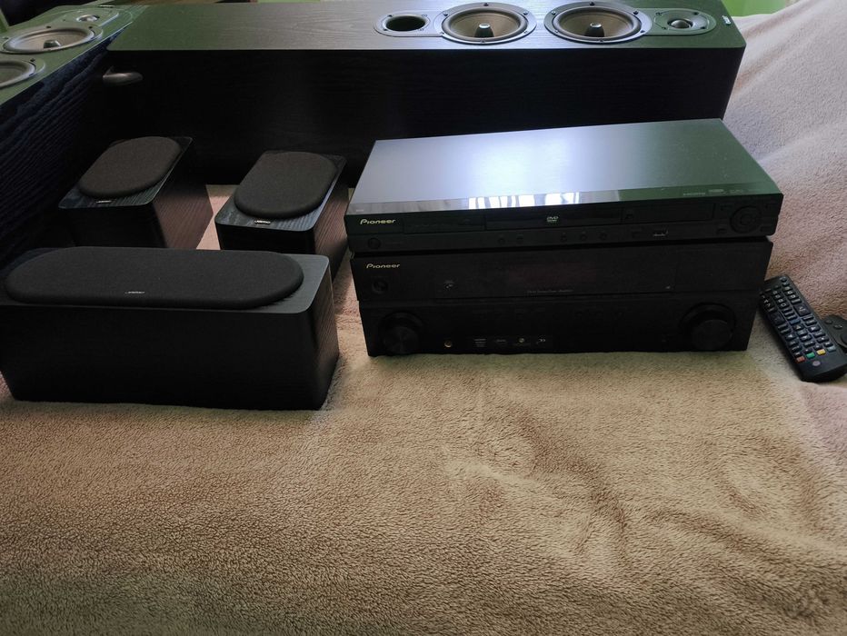 Zestaw DVD Pioneer+ głośniki.