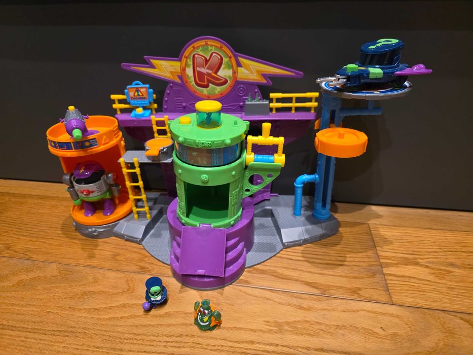 Zestaw figurek ZINX + laboratorium prof. K