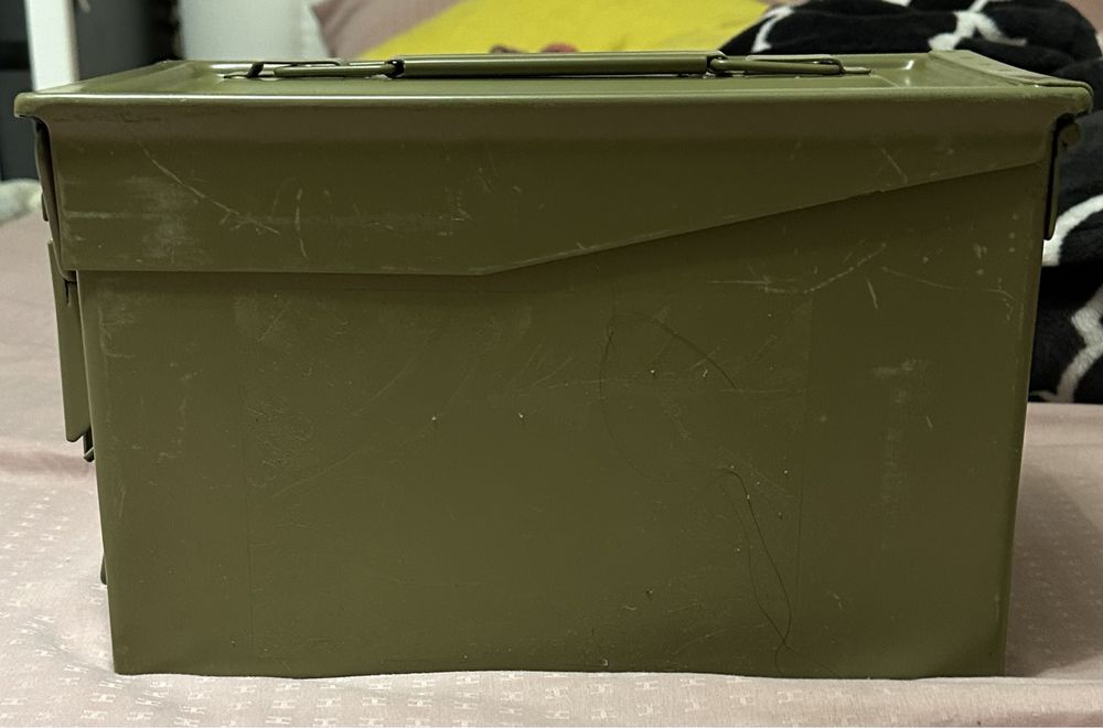 Продам металический  ящик