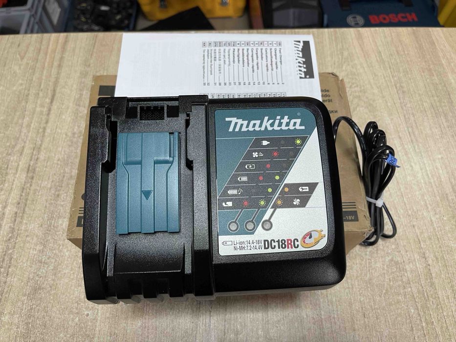 Makita DC18RC / зарядний пристрій Макіта новий