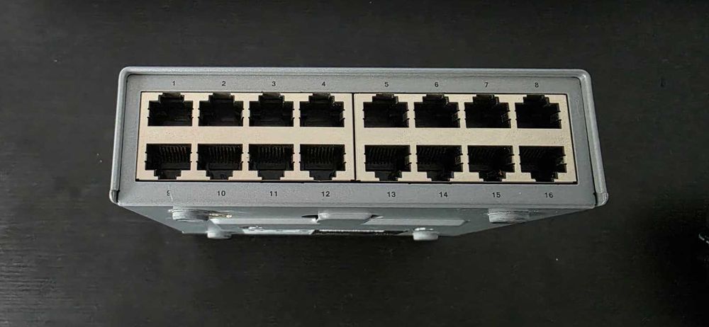 Switch Cisco SF 100D-1664552112684546123