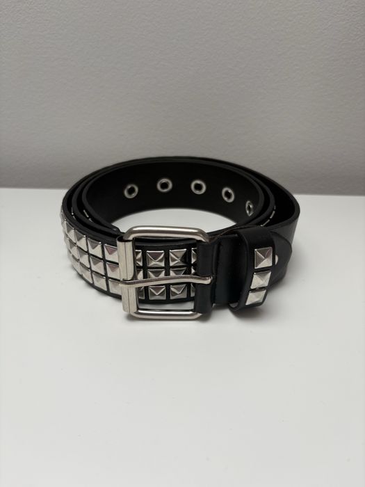 Czarny pasek z ćwiekami