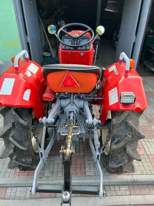 Трактор Yanmar Японія