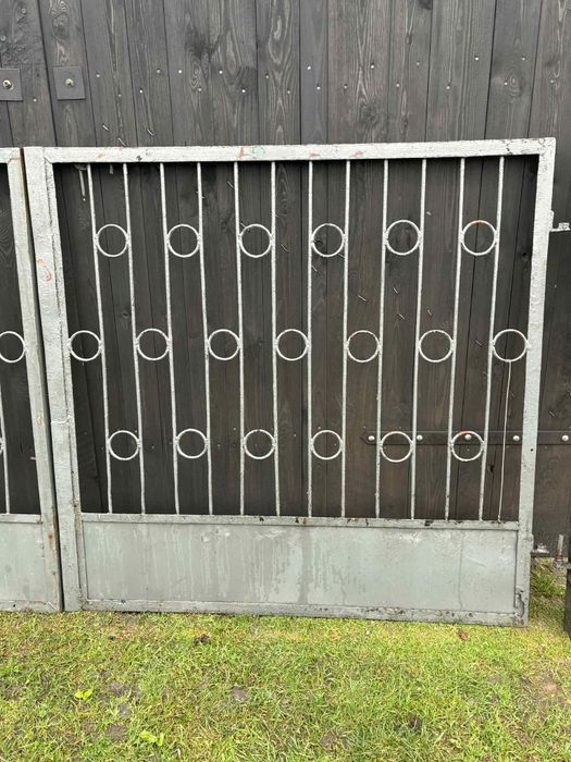 Brama dwuskrzydłowa z furtką