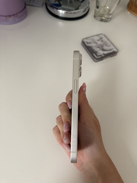 SPRZEDAM Iphone 14 256GB w bardzo dobrym stanie bez zarysowań