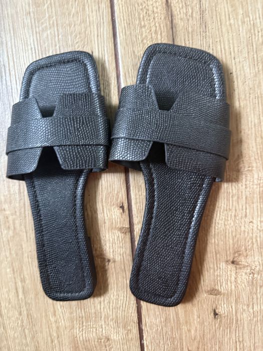 Продам шльопанці