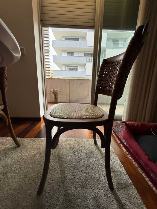 Mesa de sala + 4 cadeiras
