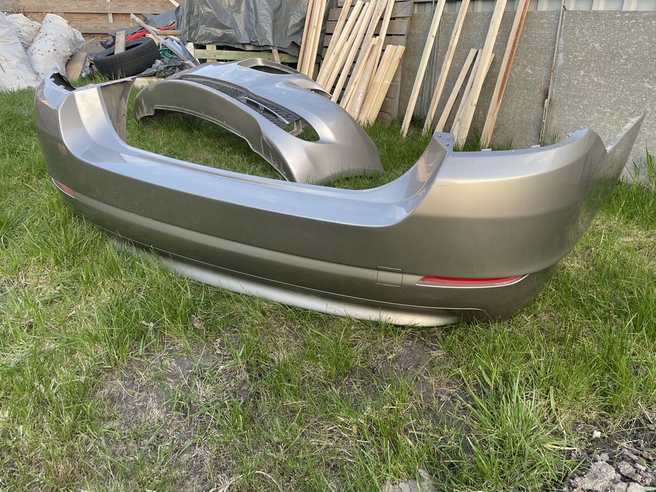 Задній бампер bmw f10 дорест без парктроніків колір а72