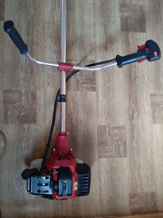 Продам бензо. косарку в відмінному стані  майже нова.