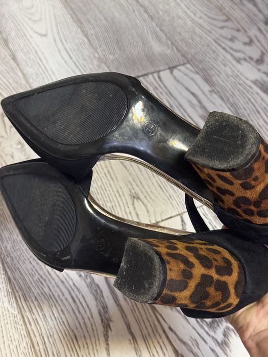 Жіночі туфлі на каблуку 39р.