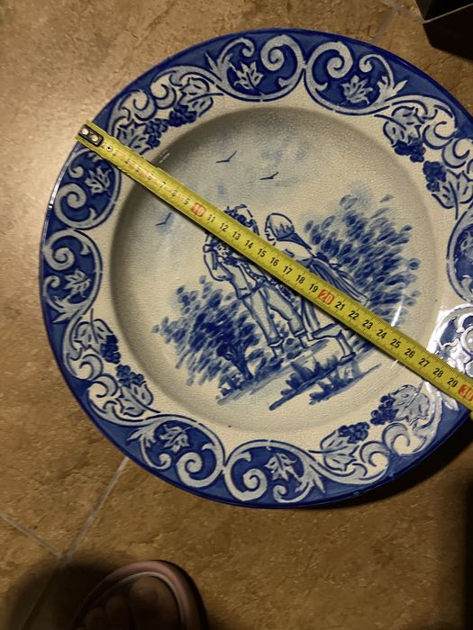 Vendo lindas travessas e pratos pintados à mão da Argilart