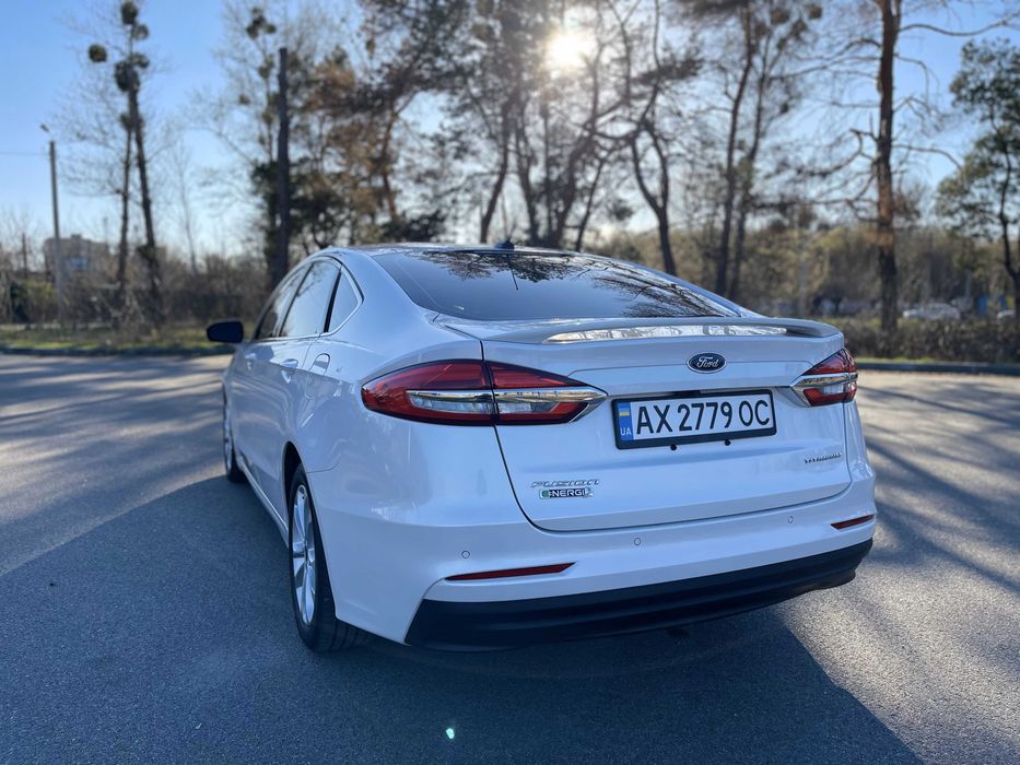 Ford Fusion 2.0 Hybrid CVT Titanium 2019 гібрид елктро