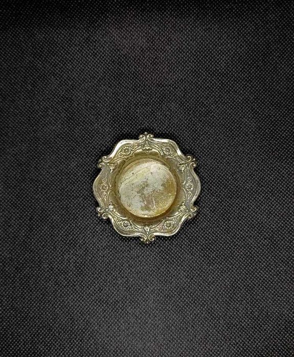 Pequena aneleira antiga em prata