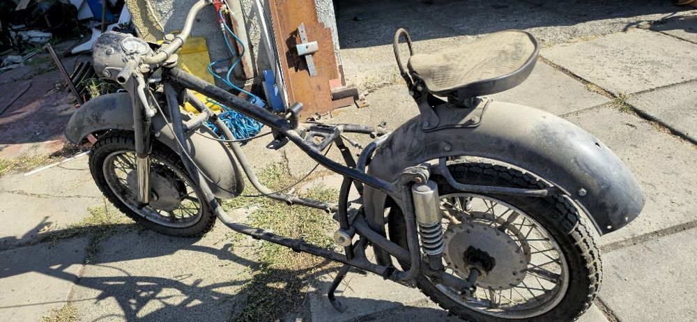 Мотоцикл під реставрацію М-72, К-750