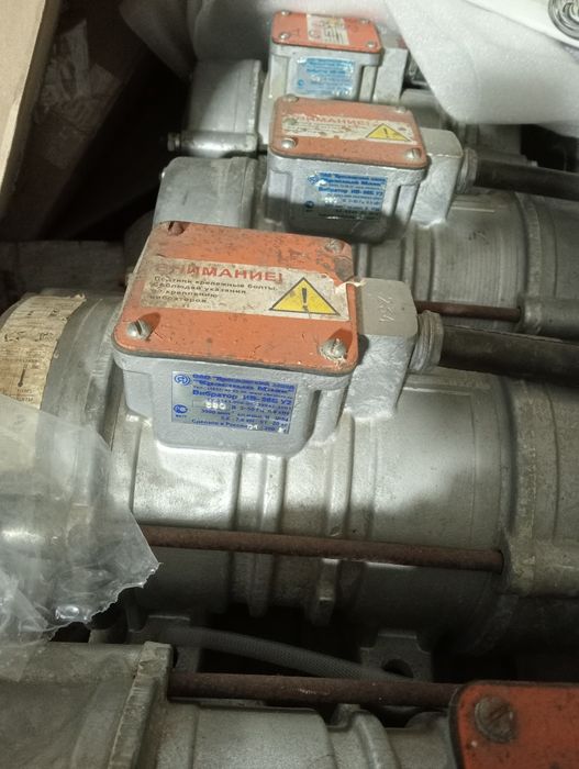 Вибратор площадочные глубинные