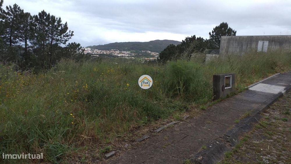 Terreno urbano com vista para o mar - Área total de 1115 m2, em Âncora
