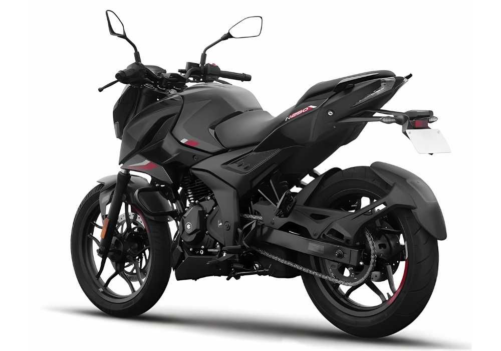 Новий мотоцикл Bajaj Pulsar N250, мотосалон Артмото Полтава