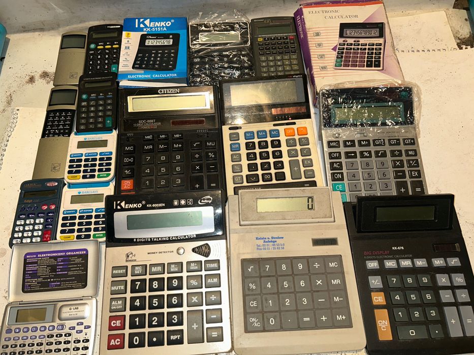 Zestaw KALKULATORÓW - 16 sztuk