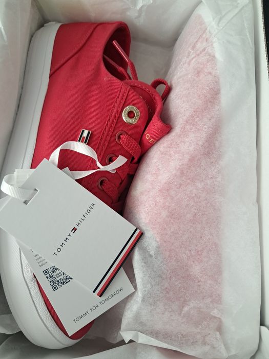 Tommy Hilfiger Rozm.38/24cm.