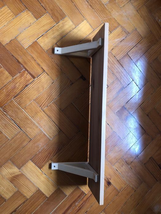 Prateleiras IKEA madeira