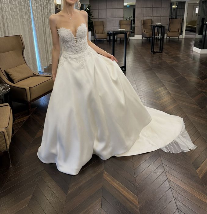 Suknia ślubna Pronovias Once