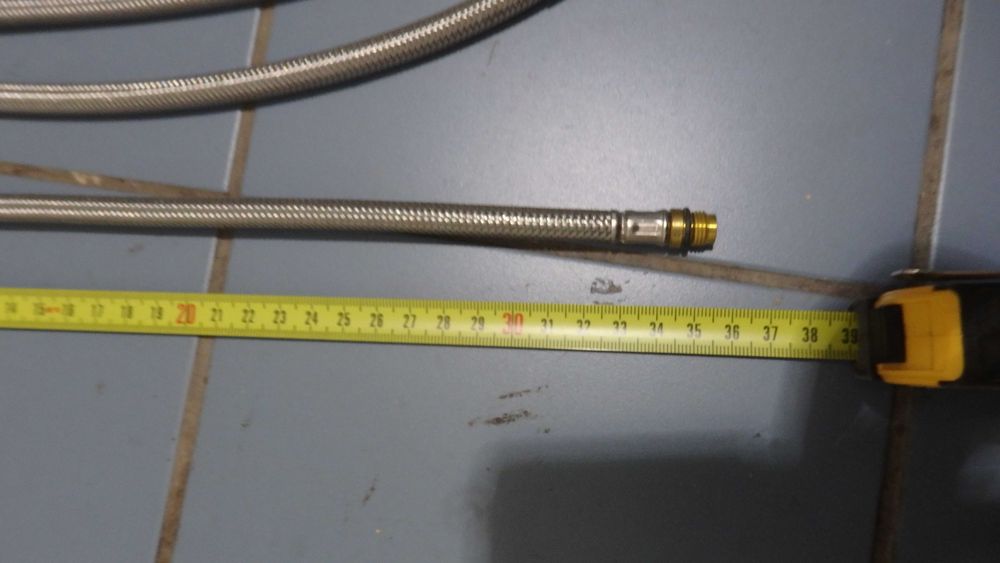 Wężyk do podłączenia wody 35 cm